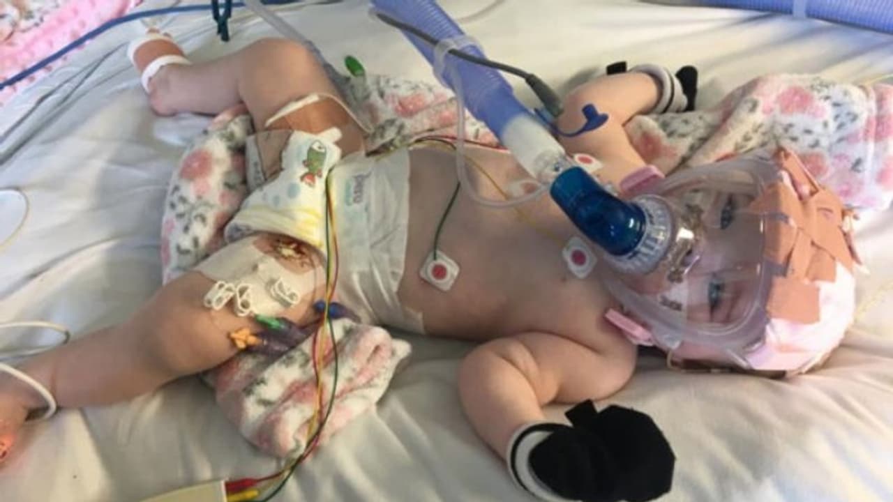 പത്ത് വര്ഷത്തെ കാത്തിരിപ്പിന് ശേഷം പിറന്ന കുഞ്ഞ്; ആദ്യം ഹൃദയ ശസ്ത്രക്രിയ, ഇപ്പോള് കൊവിഡ് പത്ത് വര്ഷത്തെ കാത്തിരിപ്പിന് ശേഷം പിറന്ന കുഞ്ഞ്; ആദ്യം ഹൃദയ ശസ്ത്രക്രിയ, ഇപ്പോള് കൊവിഡ്