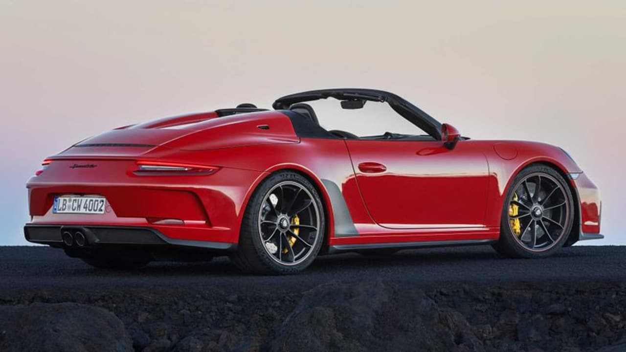 കൊവിഡ് സഹായം; ആ ഐക്കണിക്ക് വാഹനത്തിന്റെ അവസാന കണ്ണിയും ലേലത്തിന് കൊവിഡ് സഹായം; ആ ഐക്കണിക്ക് വാഹനത്തിന്റെ അവസാന കണ്ണിയും ലേലത്തിന്