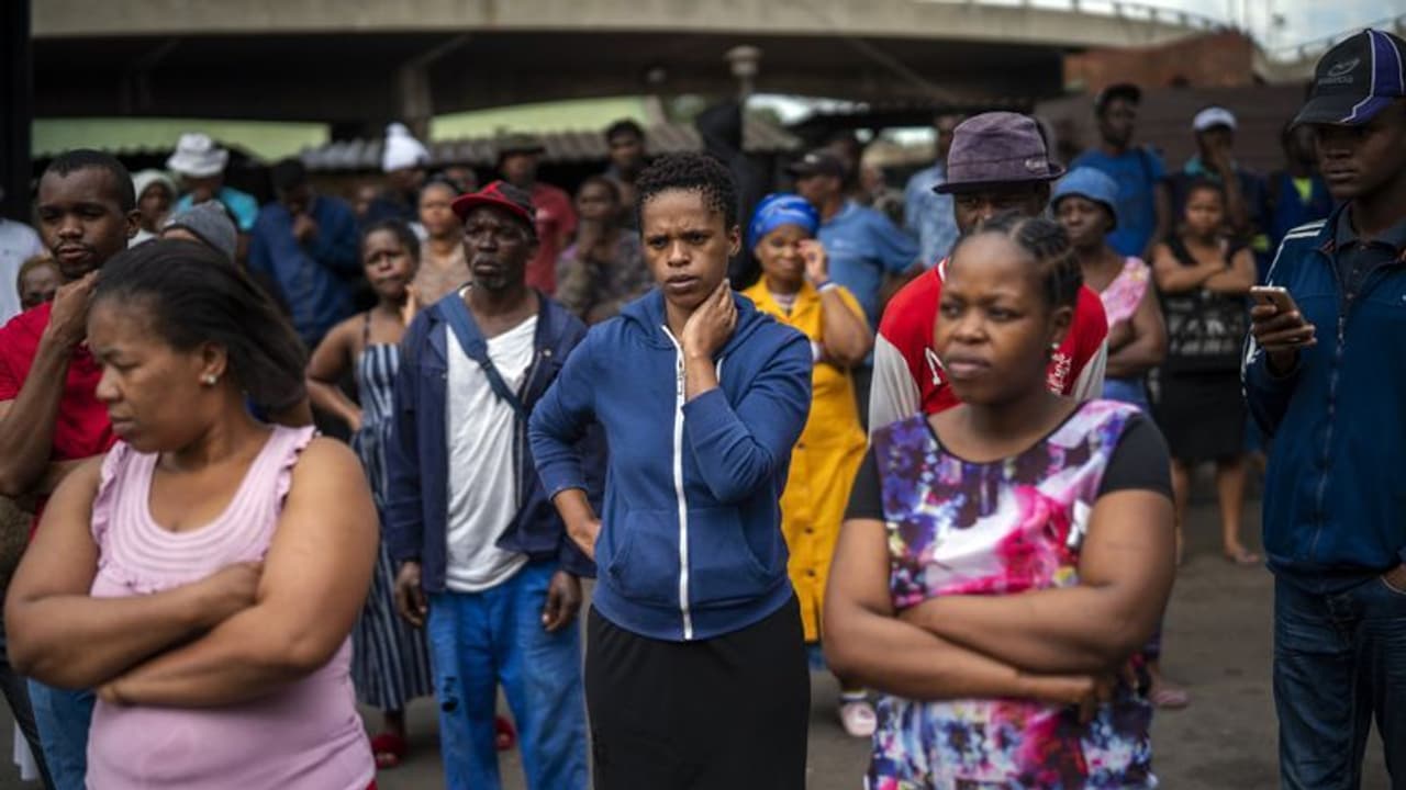 ஏழைநாடுகளைக் கூடவா இப்படி ஏமாற்றும் இந்த சீனா..!! எதுக்கு இந்த வெட்டி பந்தா, கண்ணீர் வடிக்கும் ஆப்ரிக்க நாடு ஏழைநாடுகளைக் கூடவா இப்படி ஏமாற்றும் இந்த சீனா..!! எதுக்கு இந்த வெட்டி பந்தா, கண்ணீர் வடிக்கும் ஆப்ரிக்க நாடு