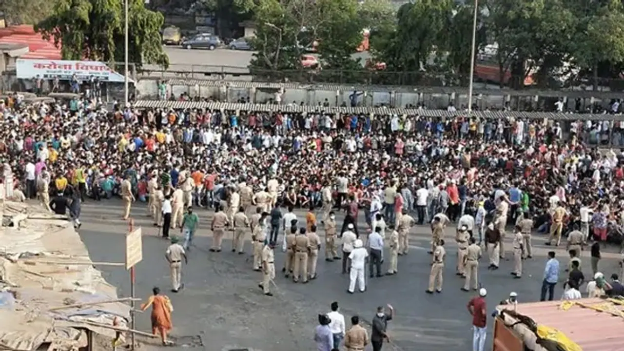 ముంబై బాంద్రా ఘటన: ఈస్ట్ ఆర్ వెస్ట్ అంటూ ఎమ్మెల్యేల ఫైట్