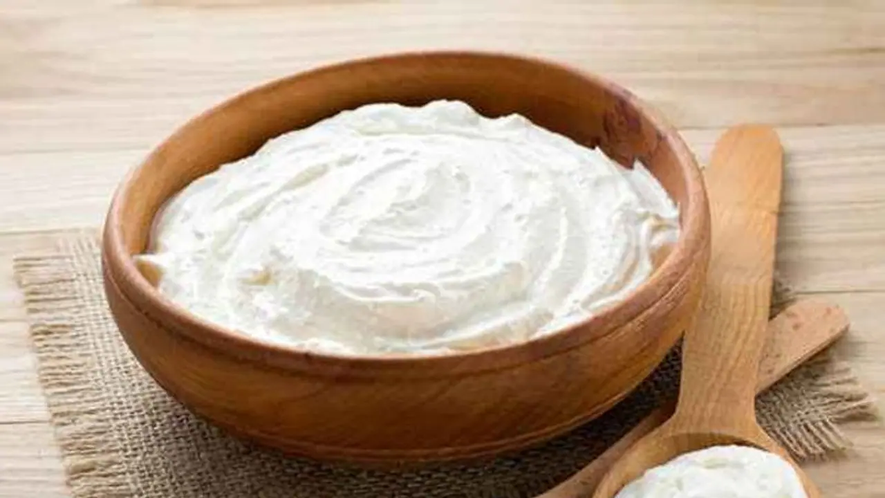 A glance at reasons you should include curd in your routine diet in winters