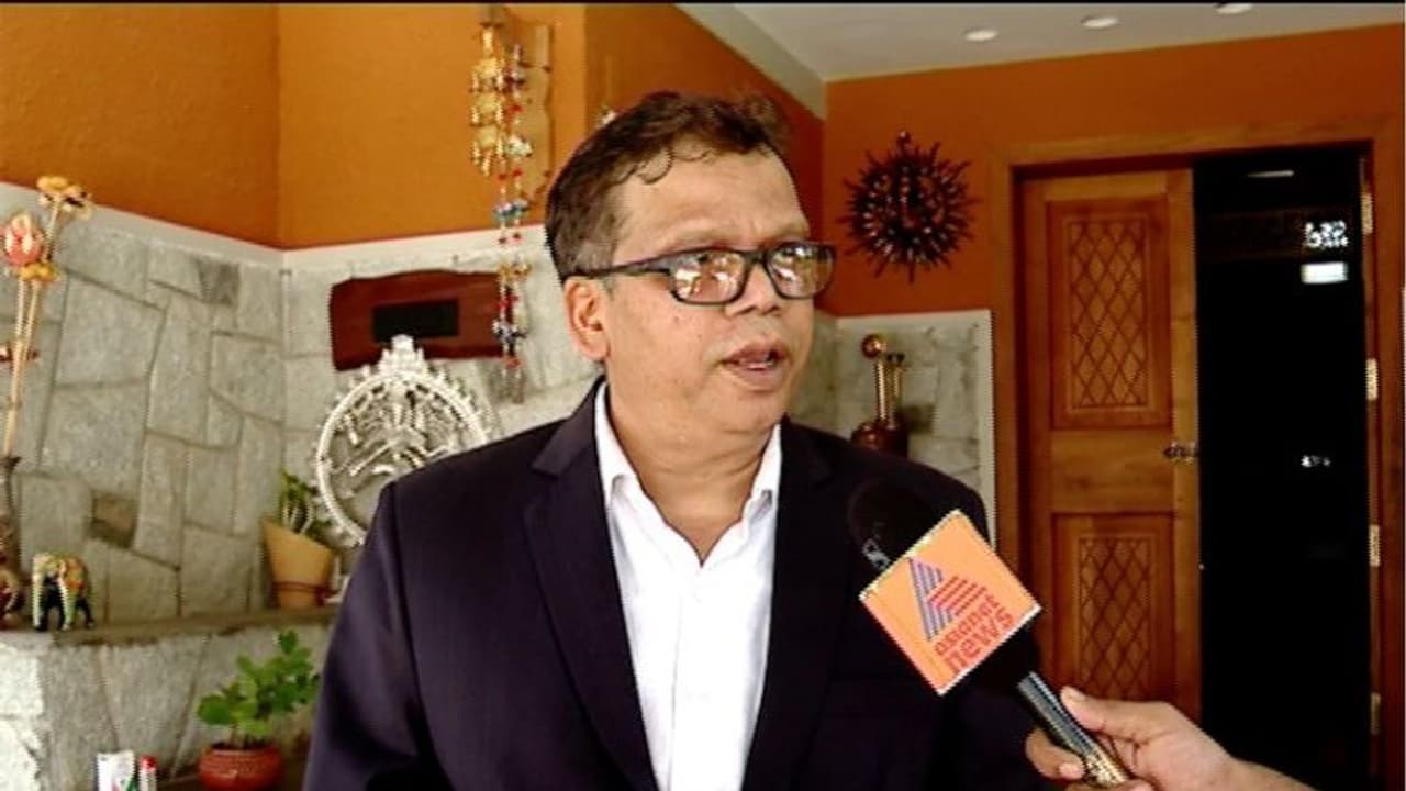 'പൊലീസ് ക്വാർട്ടേഴ്സ് കെട്ടാനുള്ള പണം വകമാറ്റി ആഡംബര വില്ലകൾ പണിതു'; ബെഹ്റയുടെ നടപടിക്ക് സർക്കാർ അംഗീകാരം 'പൊലീസ് ക്വാർട്ടേഴ്സ് കെട്ടാനുള്ള പണം വകമാറ്റി ആഡംബര വില്ലകൾ പണിതു'; ബെഹ്റയുടെ നടപടിക്ക് സർക്കാർ അംഗീകാരം