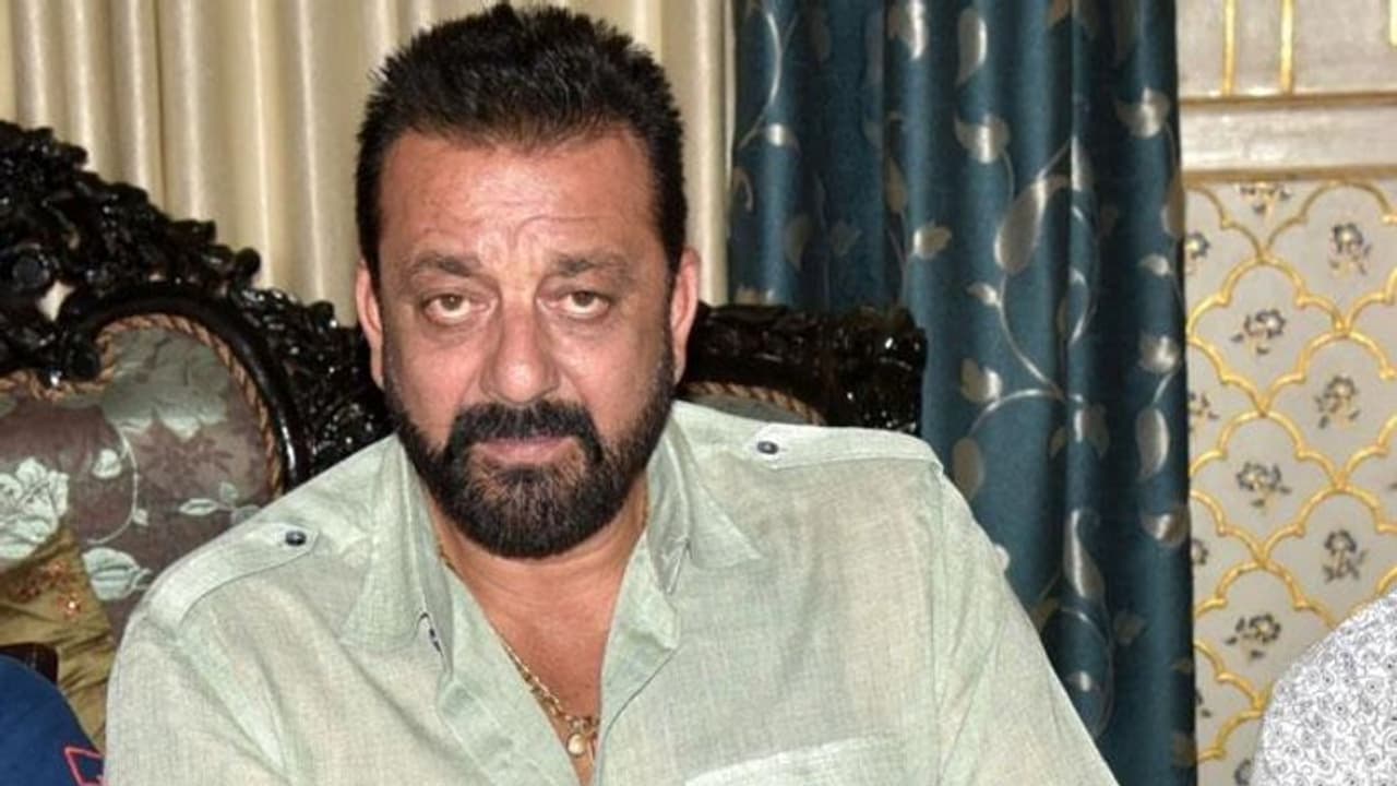 കൊറോണയും ലോക്ക് ഡൗണും കാരണം ദുരിതത്തിലായ 1000 കുടുംബങ്ങളുടെ വിശപ്പകറ്റാൻ സഞ്ജയ് ദത്ത് കൊറോണയും ലോക്ക് ഡൗണും കാരണം ദുരിതത്തിലായ 1000 കുടുംബങ്ങളുടെ വിശപ്പകറ്റാൻ സഞ്ജയ് ദത്ത്