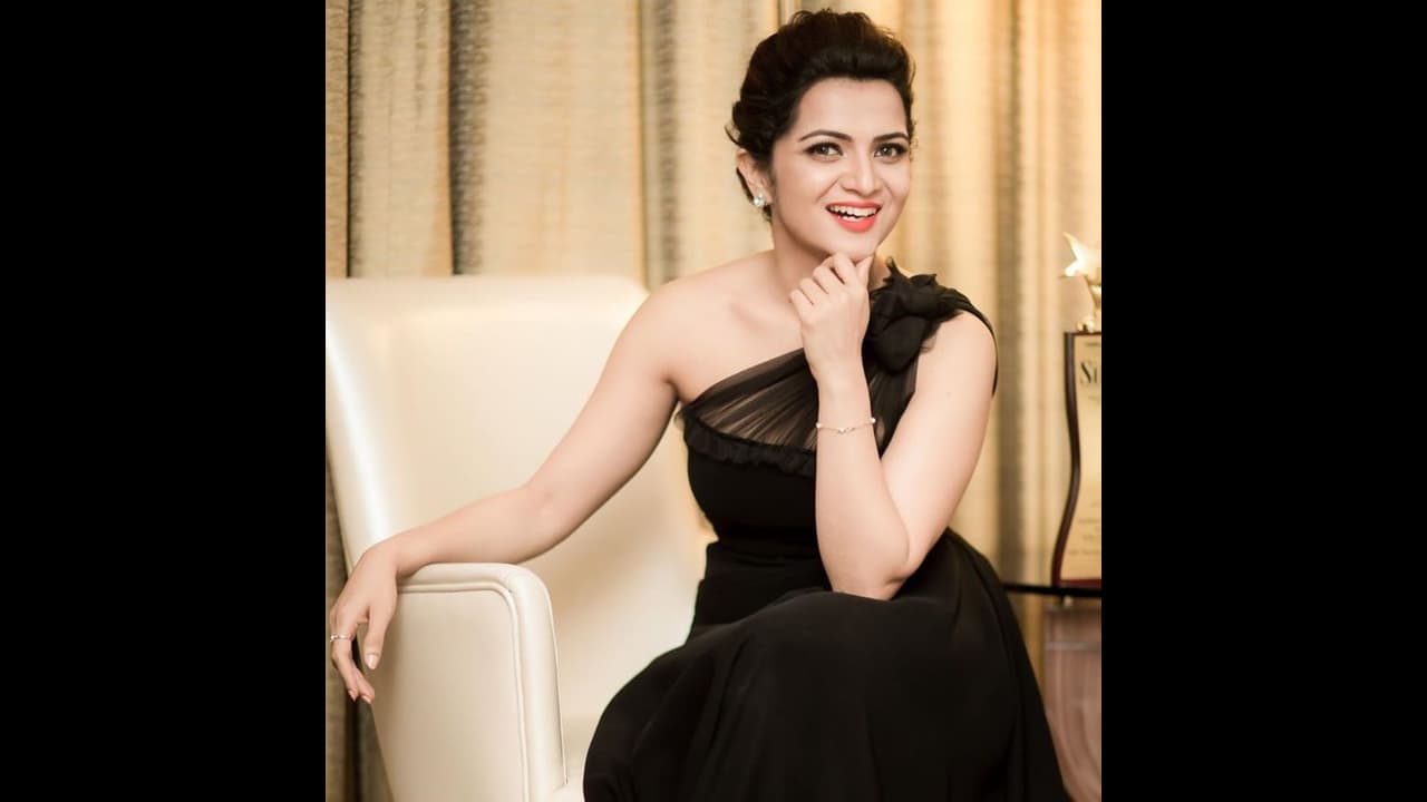 என்னது பிரபல தொகுப்பாளினி டிடி க்கு இப்படியொரு நிலையா?... போட்டோவுடன் வெளியான சோகமான செய்தி...!