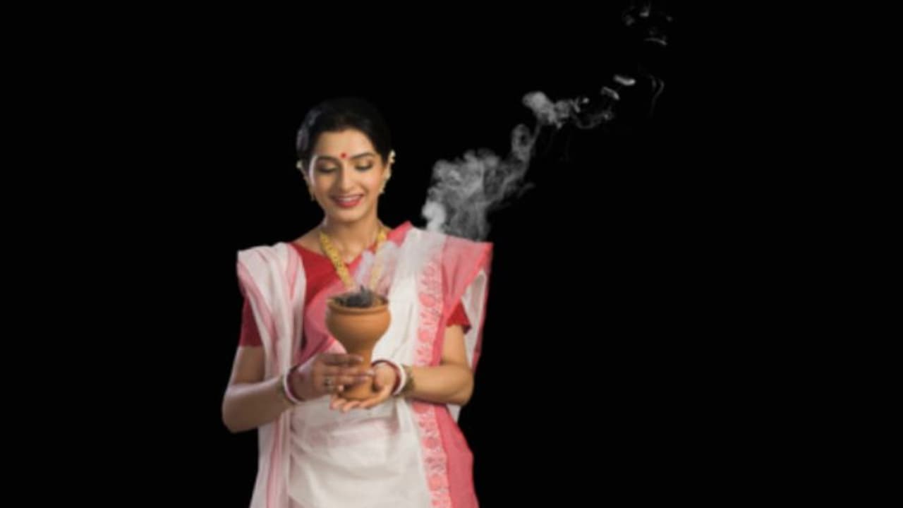 কর্পূর ঘি চন্দন ব্যবহার করে কাটিয়ে ফেলুন বাস্তুদোষ, রইল সহজ উপায় কর্পূর ঘি চন্দন ব্যবহার করে কাটিয়ে ফেলুন বাস্তুদোষ, রইল সহজ উপায়