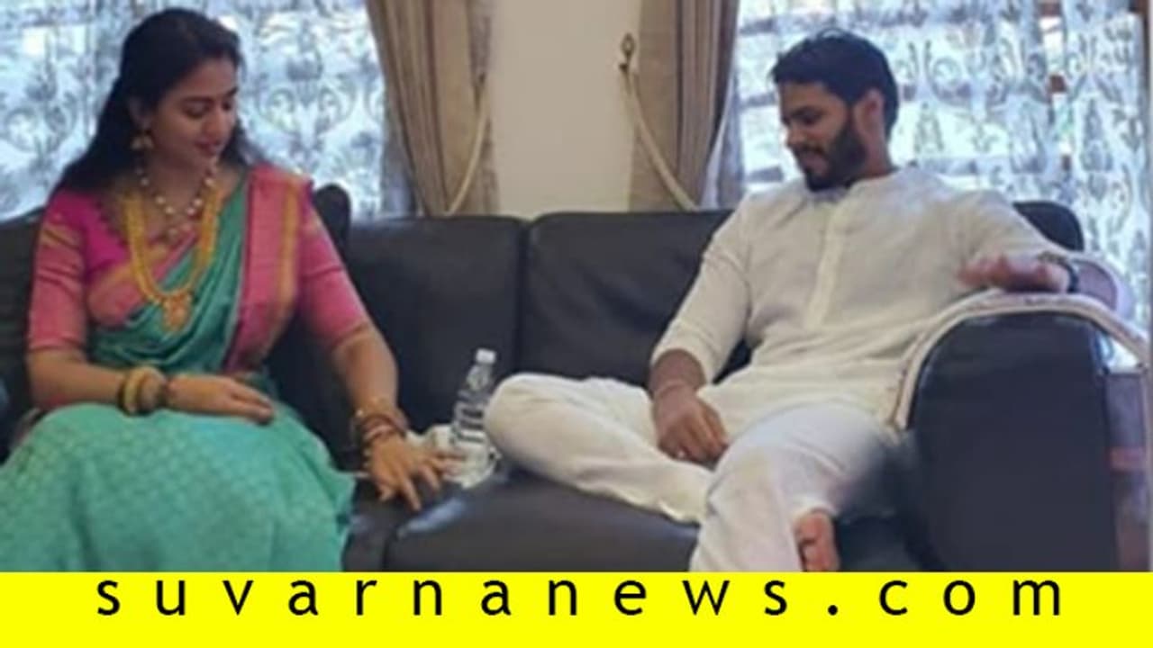 ಮತ್ತೆ ನಿಖಿಲ್ ರೇವತಿ ಮದ್ವೆ ಸ್ಥಳ ಬದಲು: ಎಚ್ಡಿಕೆ ಸೆಂಟಿಮೆಂಟ್ ಮಾತ್ರ ಬಿಡಲೇ ಇಲ್ಲ ಮತ್ತೆ ನಿಖಿಲ್ ರೇವತಿ ಮದ್ವೆ ಸ್ಥಳ ಬದಲು: ಎಚ್ಡಿಕೆ ಸೆಂಟಿಮೆಂಟ್ ಮಾತ್ರ ಬಿಡಲೇ ಇಲ್ಲ