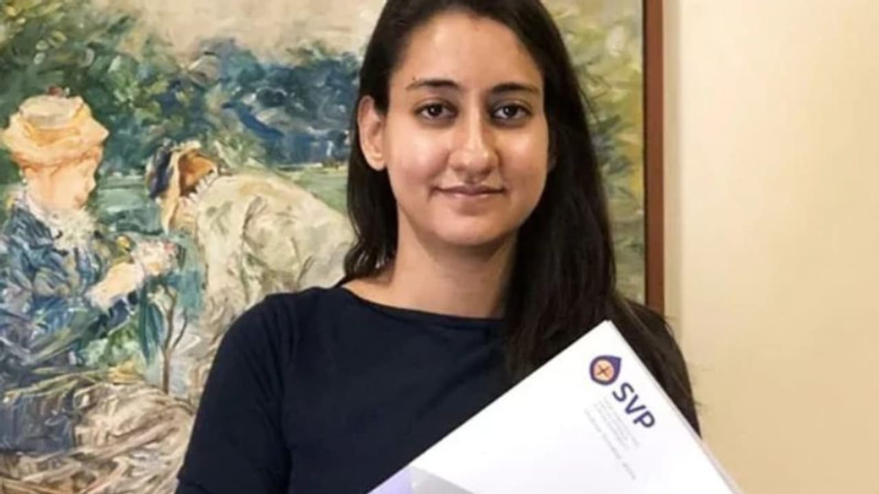 'ഗന്ധവും രുചിയും ഇല്ലായിരുന്നു'; കൊവിഡ് മുക്തയായ യുവതിയുടെ കുറിപ്പ് 'ഗന്ധവും രുചിയും ഇല്ലായിരുന്നു'; കൊവിഡ് മുക്തയായ യുവതിയുടെ കുറിപ്പ്