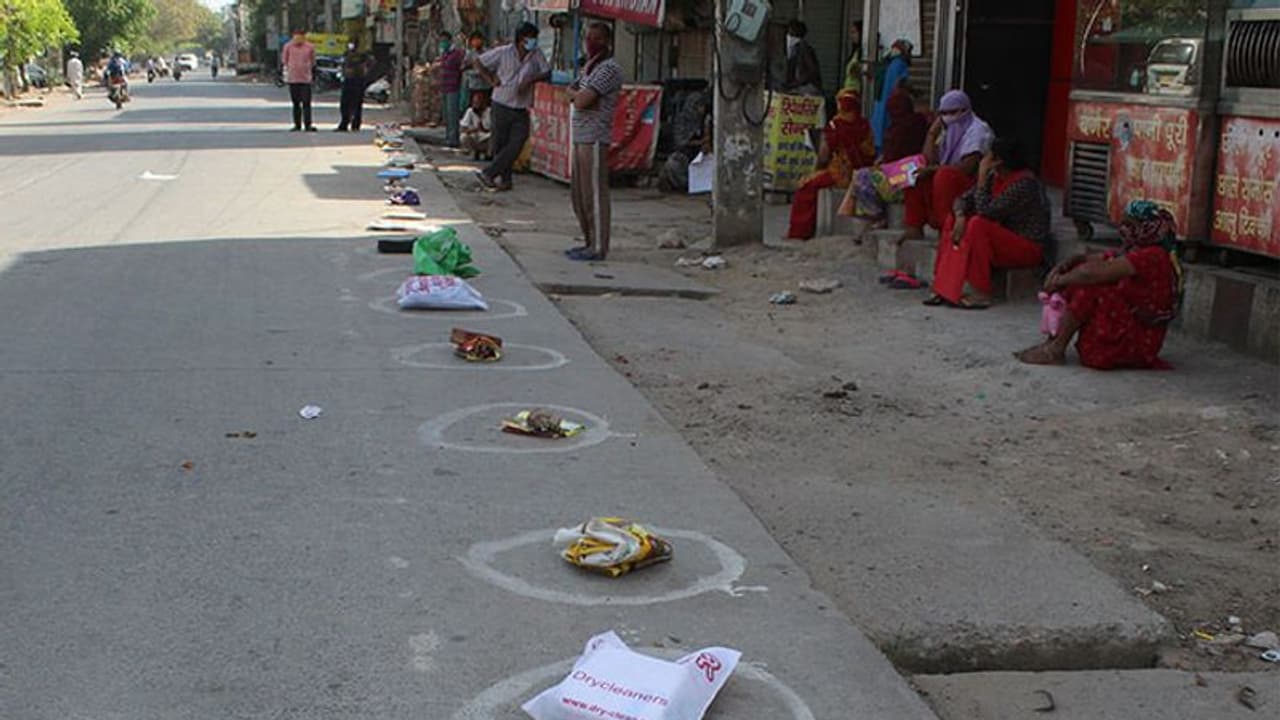లాక్డౌన్ పొడిగిస్తే పేదరికంలో కోట్ల మంది.. మాజీ గవర్నర్ ఆందోళన.. లాక్డౌన్ పొడిగిస్తే పేదరికంలో కోట్ల మంది.. మాజీ గవర్నర్ ఆందోళన..