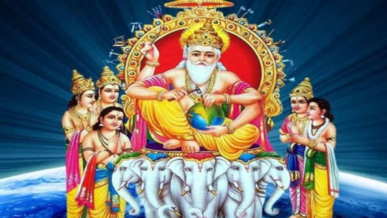 సమస్తానికి ఆధ్యుడు అధిపతి శ్రీ విరాట్ విశ్వకర్మ భగవానుడు సమస్తానికి ఆధ్యుడు అధిపతి శ్రీ విరాట్ విశ్వకర్మ భగవానుడు