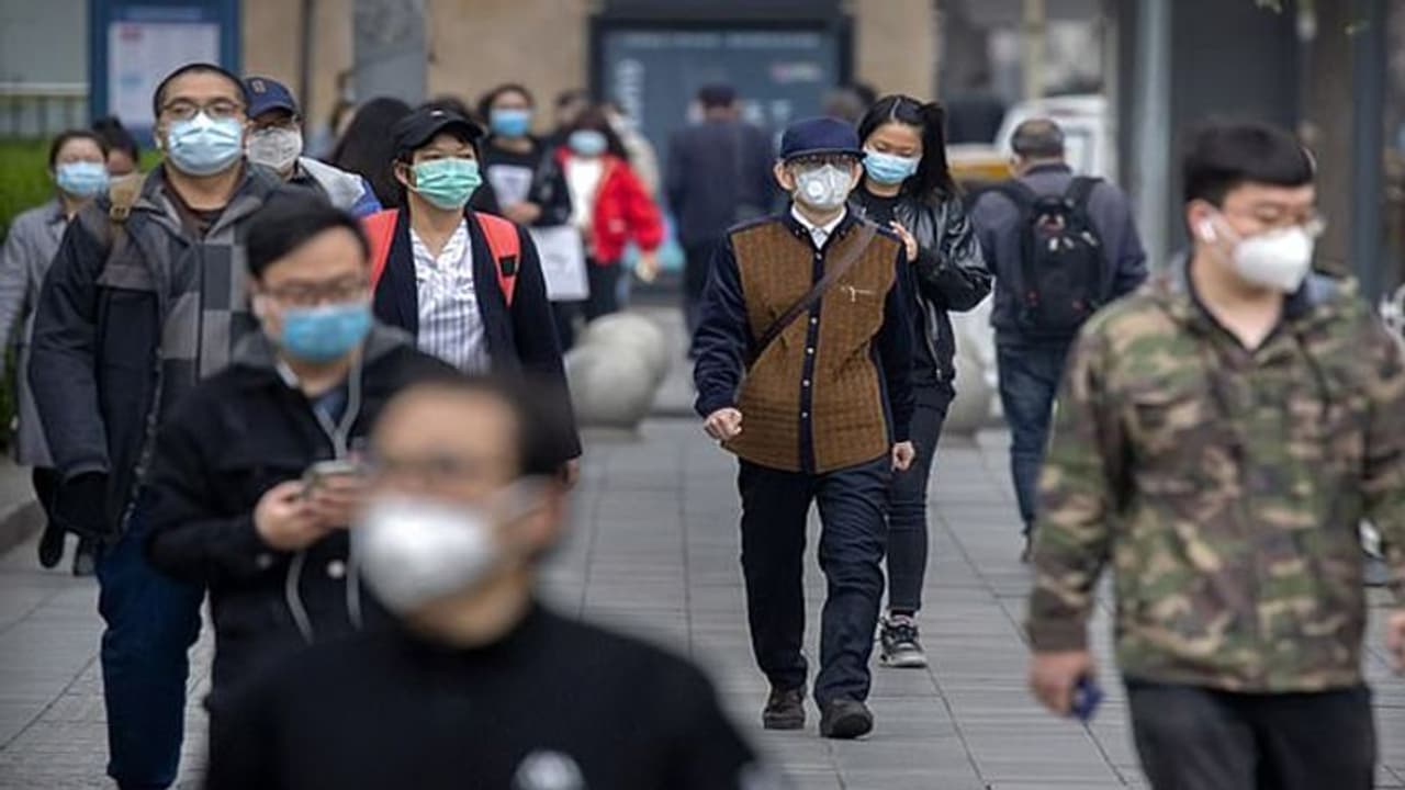 করোনা মহামারীর পর স্বস্তি ফিরছে ড্রাগন অর্থনীতিতে, কতদিন তা স্থায়ী হবে তা নিয়ে রয়েছে চিন্তার মেঘ করোনা মহামারীর পর স্বস্তি ফিরছে ড্রাগন অর্থনীতিতে, কতদিন তা স্থায়ী হবে তা নিয়ে রয়েছে চিন্তার মেঘ