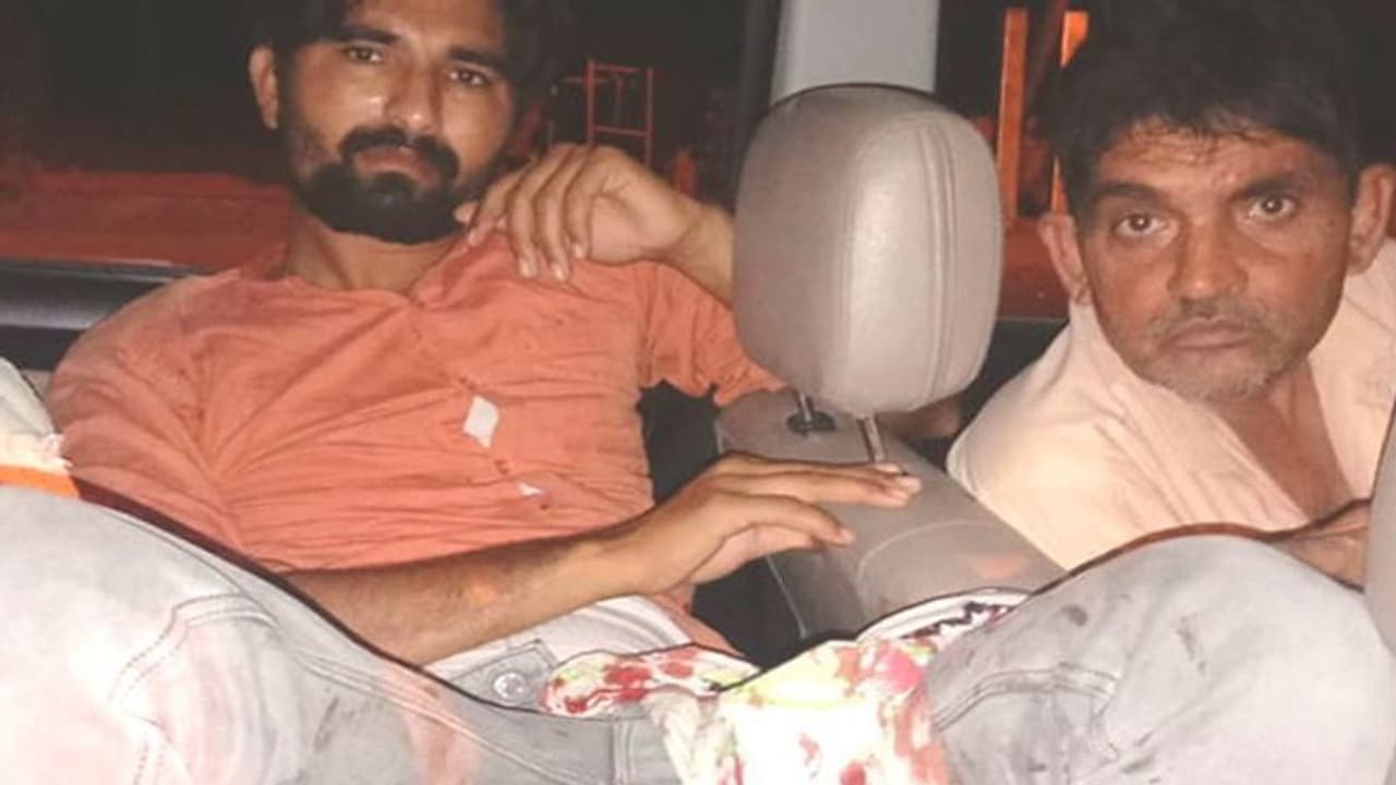 लूडो खेलने के दौरान युवक को आई खांसी, दोस्त ने कहा तू फैला रहा कोरोना और मार दी गोली लूडो खेलने के दौरान युवक को आई खांसी, दोस्त ने कहा तू फैला रहा कोरोना और मार दी गोली