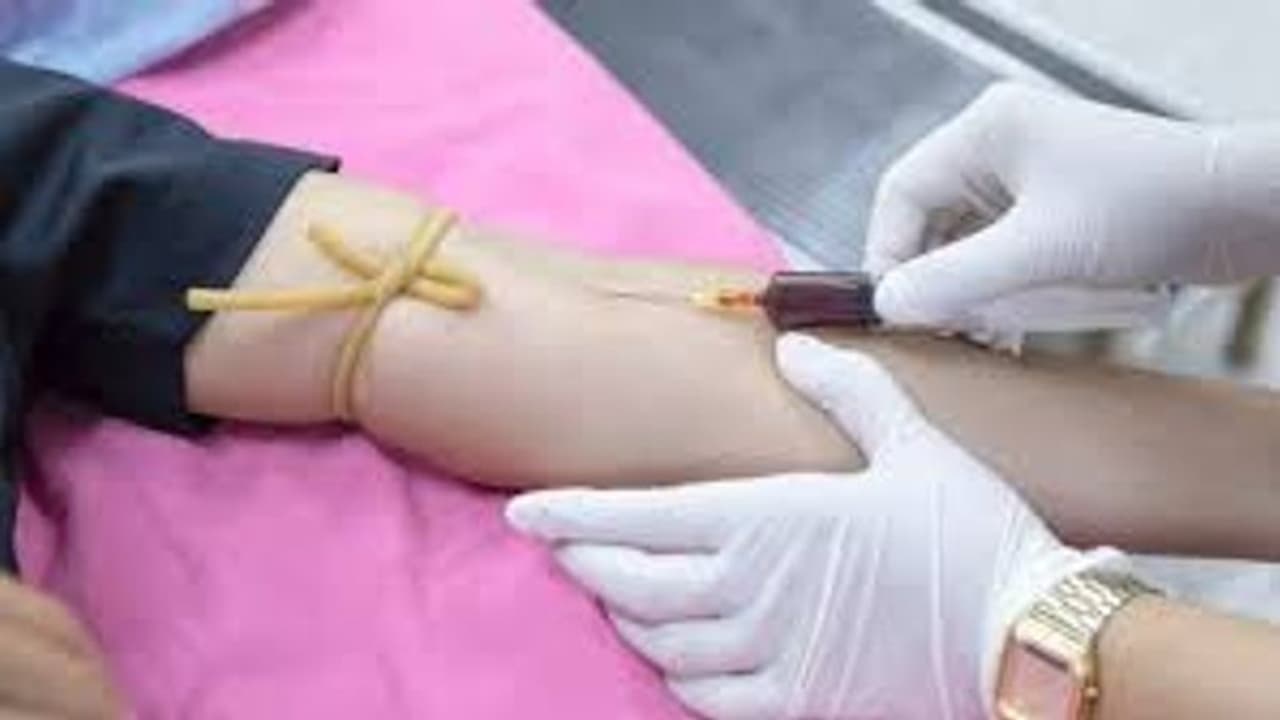 அனுமதித்தால் கொரோனாவுக்கு பிளாஸ்மா சிகிச்சை தயார்! அமைச்சர் விஜயபாஸ்கர் அதிரடி..!