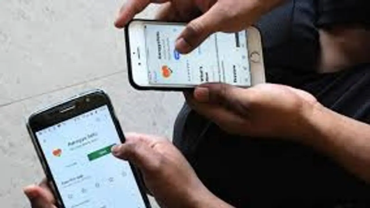 கொரோனாவில் இருந்து காப்பாற்றும் "ஆரோக்கிய சேது செயலி"..! எப்படி சாத்தியப்படுகிறது? கொரோனாவில் இருந்து காப்பாற்றும் "ஆரோக்கிய சேது செயலி"..! எப்படி சாத்தியப்படுகிறது?