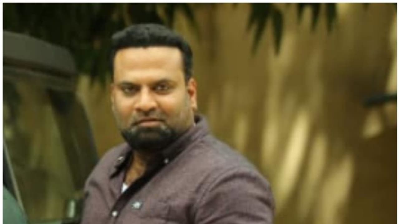 നാദിർഷയുടെ സിമ്പതി പിടിച്ചുപറ്റാനുള്ള തന്ത്രമെന്ന് വിമര്ശനം; മറുപടിയുമായി ടിനി ടോം നാദിർഷയുടെ സിമ്പതി പിടിച്ചുപറ്റാനുള്ള തന്ത്രമെന്ന് വിമര്ശനം; മറുപടിയുമായി ടിനി ടോം