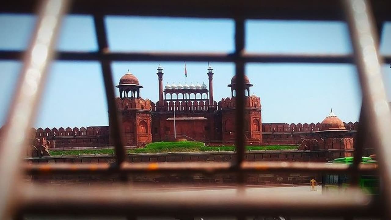 পিৎজা খেয়ে কোয়ারেন্টাইনে ৭২টি পরিবার, দিল্লিতে করোনাভাইরাসে আক্রান্ত ডেলিভারি বয় পিৎজা খেয়ে কোয়ারেন্টাইনে ৭২টি পরিবার, দিল্লিতে করোনাভাইরাসে আক্রান্ত ডেলিভারি বয়