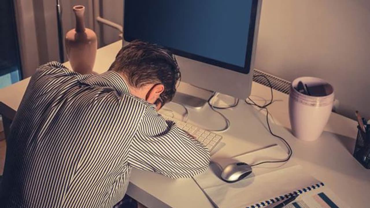 'വർക്ക് ഫ്രം ഹോം' ഉറക്കക്കുറവിന് കാരണമാകുമോ; പഠനം പറയുന്നത് 'വർക്ക് ഫ്രം ഹോം' ഉറക്കക്കുറവിന് കാരണമാകുമോ; പഠനം പറയുന്നത്