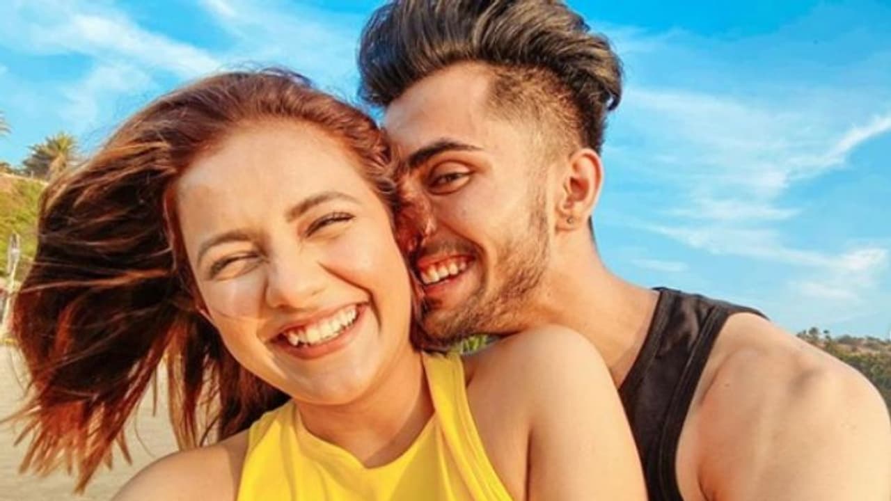 ഇന്‍സ്റ്റഗ്രാമിലൂടെ സൗഹൃദം, ടിക്ക് ടോക്കിലൂടെ പ്രണയം, സ്‌കൈപ്പിലൂടെ ഡേറ്റിംഗ്; ഇങ്ങനെയും ഒരു പ്രണയകഥ