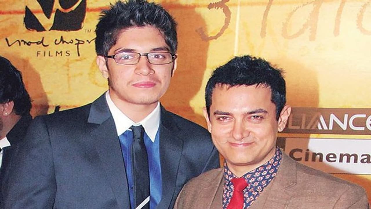 అక్కడే చిక్కుకుపోయిన అమీర్ ఖాన్ పెద్ద కొడుకు అక్కడే చిక్కుకుపోయిన అమీర్ ఖాన్ పెద్ద కొడుకు