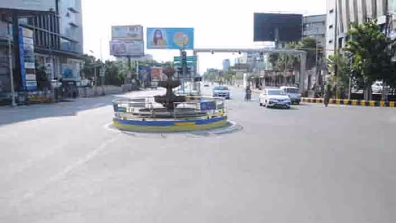 Kerala woman travels nearly 3000km across 6 states to meet ailing son during lockdown Kerala woman travels nearly 3000km across 6 states to meet ailing son during lockdown