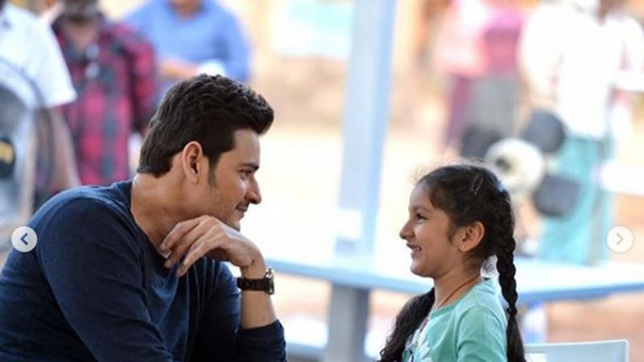 লকডাউনেও মহেশ বাবুর বিশেষ হেড মাসাজ, পোস্ট করলেন নম্রতা লকডাউনেও মহেশ বাবুর বিশেষ হেড মাসাজ, পোস্ট করলেন নম্রতা