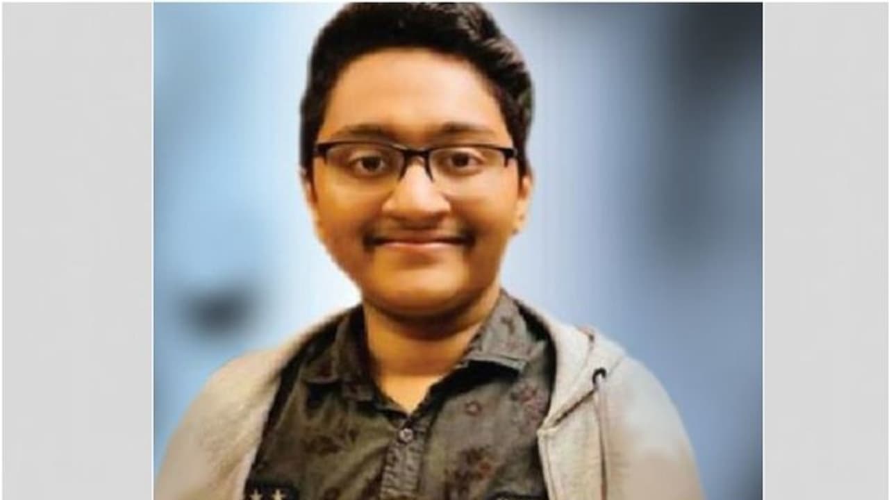 'ഇത്രയും ക്രൂരത വേണോ പ്രവാസികളോട്? ഇവരെയൊക്കെ മുന്ഗണന പട്ടികയില്പ്പെടുത്തി സഹായിച്ചുകൂടെ?'; കുറിപ്പ് 'ഇത്രയും ക്രൂരത വേണോ പ്രവാസികളോട്? ഇവരെയൊക്കെ മുന്ഗണന പട്ടികയില്പ്പെടുത്തി സഹായിച്ചുകൂടെ?'; കുറിപ്പ്