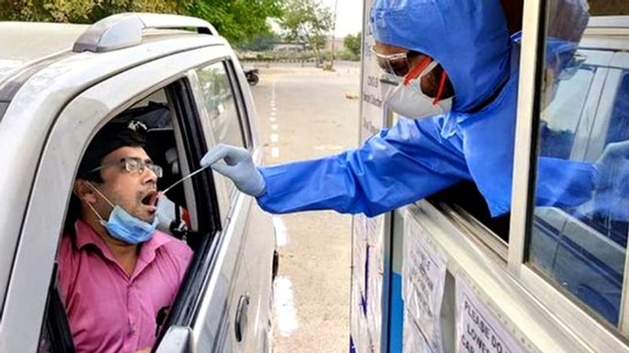 കാറില്‍ നിന്നിറങ്ങാതെ കൊവിഡ് ടെസ്റ്റ്; മുംബൈയിൽ പുതിയ കേന്ദ്രങ്ങൾ