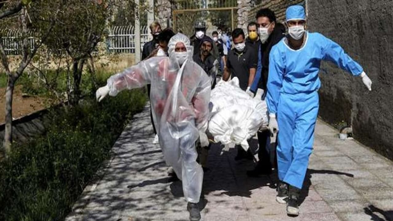 1.54 லட்சம் உயிர்களை காவு வாங்கி கோர தாண்டவம்..! உலகை புரட்டிபோட்ட கொடூர கொரோனா..! 1.54 லட்சம் உயிர்களை காவு வாங்கி கோர தாண்டவம்..! உலகை புரட்டிபோட்ட கொடூர கொரோனா..!