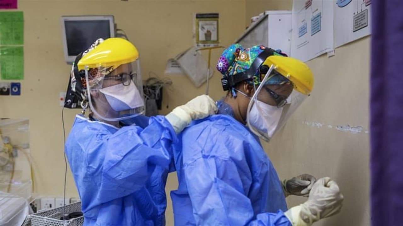 കൊവിഡ് സംശയിക്കുന്ന രോഗി മരിച്ചു: ദില്ലിയിൽ ഡോക്ടർമാരടക്കം 68 പേർ നിരീക്ഷണത്തിൽ