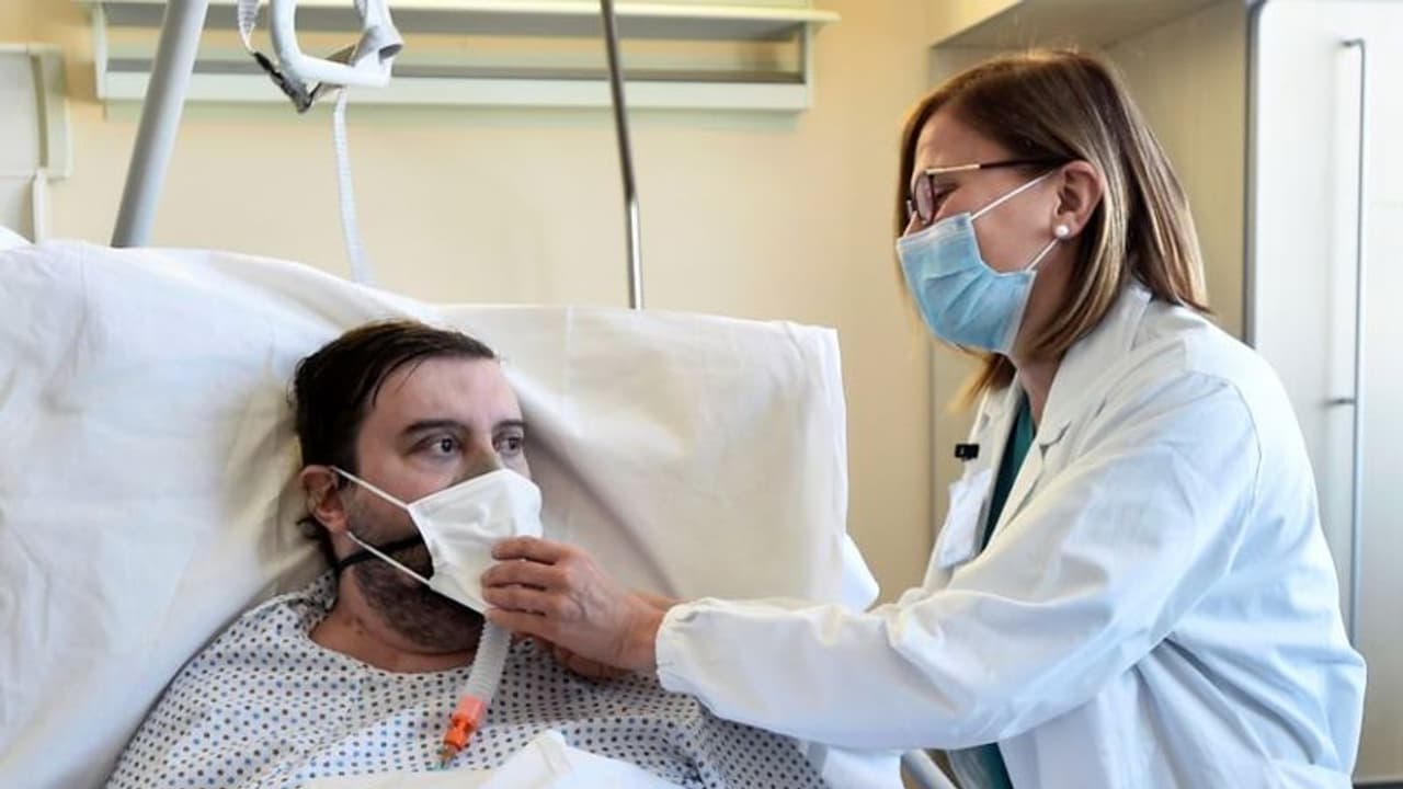 కరోనా ఎఫెక్ట్... భర్తను ఇంట్లోకి రానివ్వని భార్య కరోనా ఎఫెక్ట్... భర్తను ఇంట్లోకి రానివ్వని భార్య