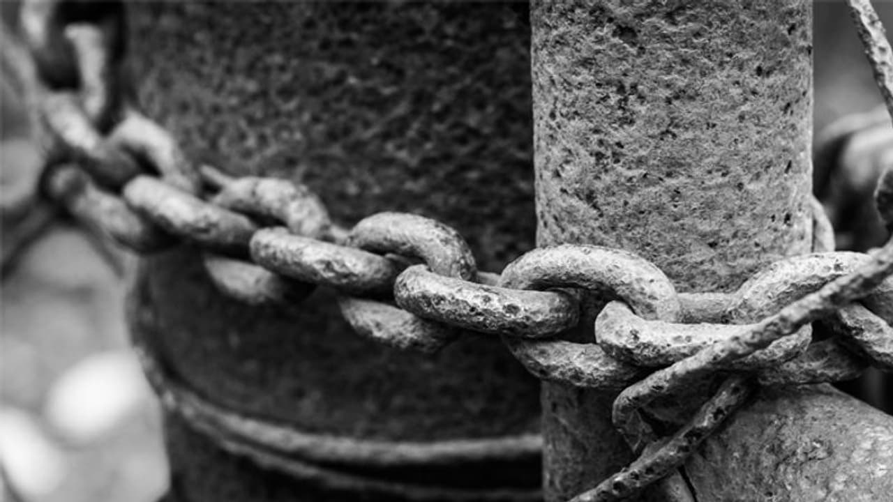 'ദിവസവും ഓരോരുത്തരെയായി അയാൾക്കൊപ്പം കിടക്കാൻ നിർബന്ധിച്ചു, പീഡിപ്പിച്ചു' സംരക്ഷകരെന്ന പേരിൽ പീഡകരെത്തുമ്പോള്‍