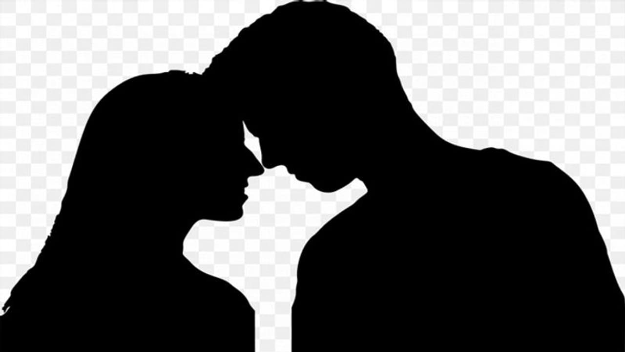 మాయమాటలతో యంగ్ హీరోయిన్ ని కంట్రోల్ చేస్తున్న స్టార్ హీరో ?