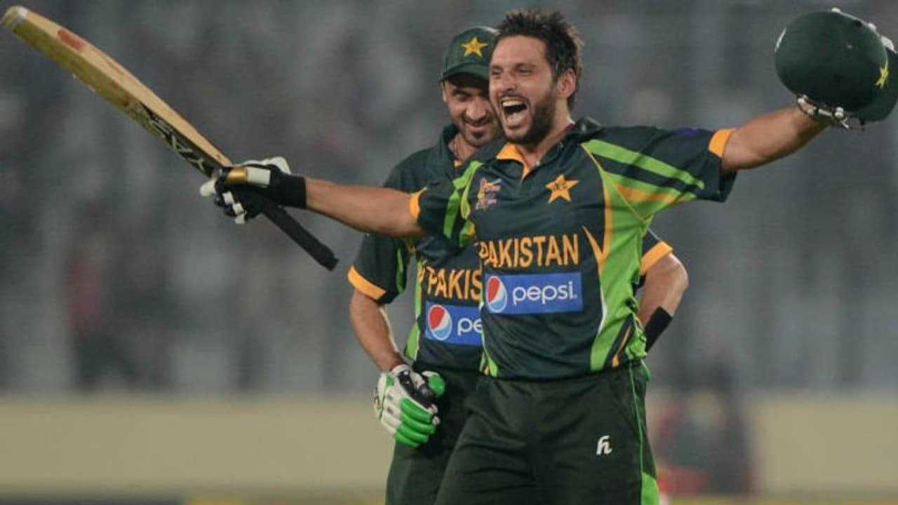 মুশফিকুরের ব্যাট কিনলেন আফ্রিদি, ঐতিহাসিক মুহুর্ত, দাবি বিশেষজ্ঞদের মুশফিকুরের ব্যাট কিনলেন আফ্রিদি, ঐতিহাসিক মুহুর্ত, দাবি বিশেষজ্ঞদের