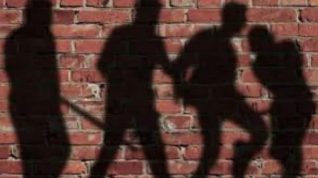 പള്ളിവക കെട്ടിടം ഒഴിപ്പിക്കാന്‍ ഇടവക കമ്മറ്റിയുടെ ക്വട്ടേഷന്‍; യുവാവിനെ വെട്ടി പരിക്കേല്‍പ്പിച്ചു