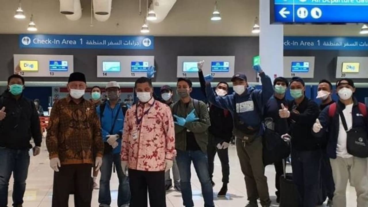 യുഎഇയില് കുടുങ്ങിയ 371 ഇന്തോനേഷ്യന് പൗരന്മാര് നാട്ടിലേക്ക് മടങ്ങി യുഎഇയില് കുടുങ്ങിയ 371 ഇന്തോനേഷ്യന് പൗരന്മാര് നാട്ടിലേക്ക് മടങ്ങി