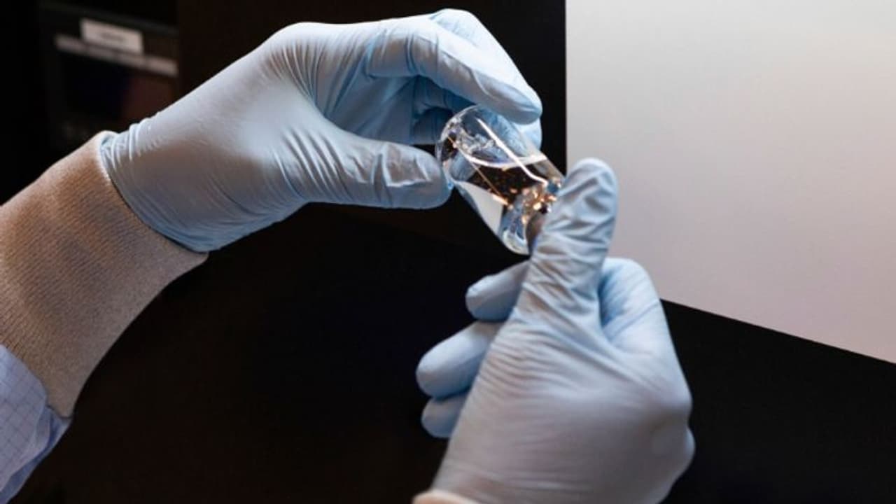 കൊവിഡ് രോഗികള് വേഗത്തില് സുഖം പ്രാപിക്കുന്നുവെന്ന് ഡോക്ടര്; 'റെംഡെസിവിര്' ഫലപ്രദമെന്ന് റിപ്പോര്ട്ട് കൊവിഡ് രോഗികള് വേഗത്തില് സുഖം പ്രാപിക്കുന്നുവെന്ന് ഡോക്ടര്; 'റെംഡെസിവിര്' ഫലപ്രദമെന്ന് റിപ്പോര്ട്ട്