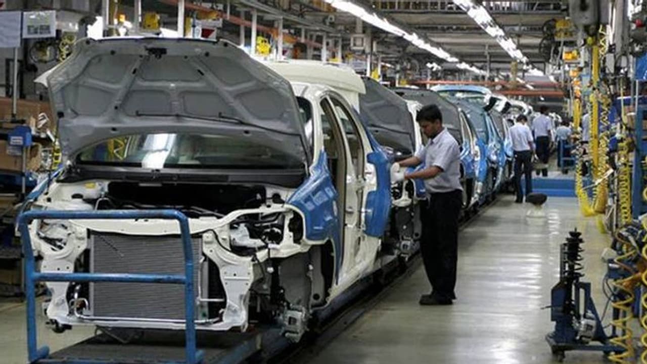 ಪಾಕ್ನಲ್ಲಿ ಇಡೀ ತಿಂಗಳು ಖರೀದಿಸುವ ವಾಹನಕ್ಕಿಂತ ಭಾರತದಲ್ಲಿ ಪ್ರತಿ ದಿನ ಖರೀದಿಸುವ ಕಾರು ದುಪ್ಪಟ್ಟು! ಪಾಕ್ನಲ್ಲಿ ಇಡೀ ತಿಂಗಳು ಖರೀದಿಸುವ ವಾಹನಕ್ಕಿಂತ ಭಾರತದಲ್ಲಿ ಪ್ರತಿ ದಿನ ಖರೀದಿಸುವ ಕಾರು ದುಪ್ಪಟ್ಟು!