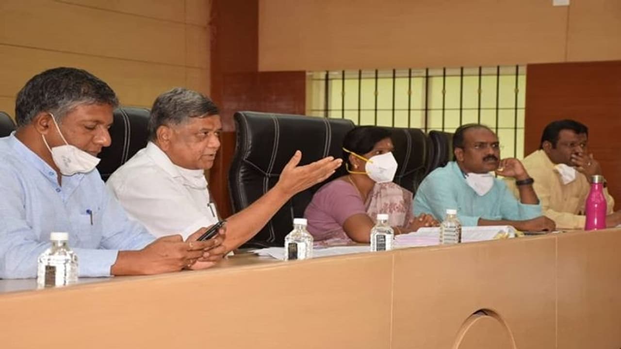 ಲಾಕ್ಡೌನ್: ಏ. 20 ರಿಂದ ಕಾಮಗಾರಿ ಆರಂಭ, ಸಚಿವ ಜಗದೀಶ ಶೆಟ್ಟರ್ ಲಾಕ್ಡೌನ್: ಏ. 20 ರಿಂದ ಕಾಮಗಾರಿ ಆರಂಭ, ಸಚಿವ ಜಗದೀಶ ಶೆಟ್ಟರ್