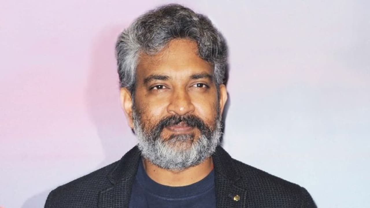 `ఆర్ఆర్ఆర్` అంతా కల్పితమే.. తేల్చేసిన రాజమౌళి..! `ఆర్ఆర్ఆర్` అంతా కల్పితమే.. తేల్చేసిన రాజమౌళి..!