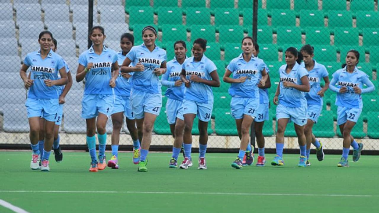 ভারতীয় মহিলা হকি দলের ১৮ দিনের ফিটনেস চ্যালেঞ্জ,যার মাধ্যমে সংগ্রহ করা হবে অনুদান ভারতীয় মহিলা হকি দলের ১৮ দিনের ফিটনেস চ্যালেঞ্জ,যার মাধ্যমে সংগ্রহ করা হবে অনুদান