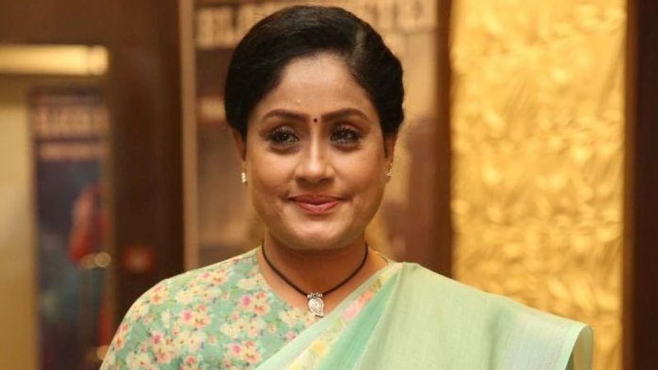 ఆంధ్రజ్యోతి ఎండీకి కరోనా రావాలన్న కేసీఆర్.. విజయశాంతి చురకలు