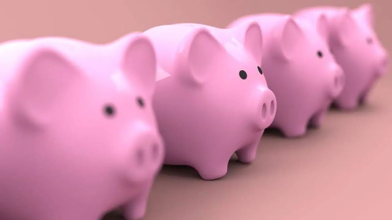 LKG student in Kerala donates money saved for buying study table to CMDRF to fight coronavirus LKG student in Kerala donates money saved for buying study table to CMDRF to fight coronavirus