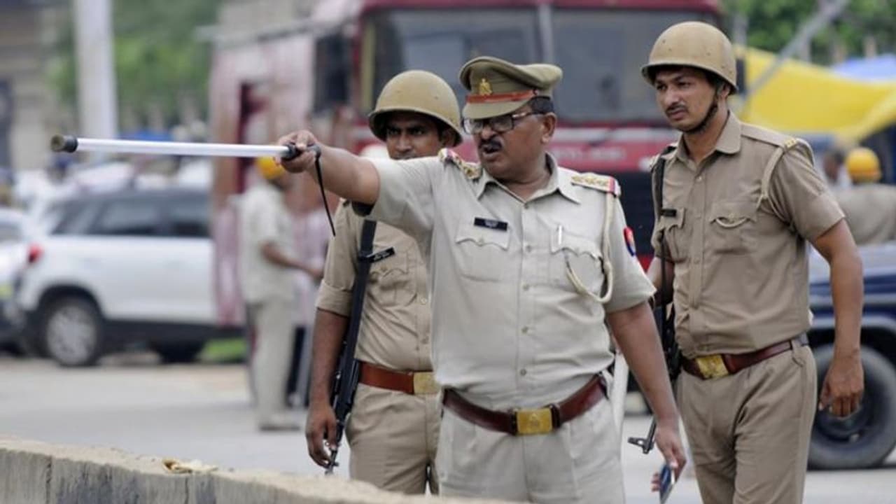 लॉकडाउन के दौरान यूपी में अपराधों पर भी लगा लॉक, लूट की घटनाओं में आई 90 फीसदी की कमी लॉकडाउन के दौरान यूपी में अपराधों पर भी लगा लॉक, लूट की घटनाओं में आई 90 फीसदी की कमी