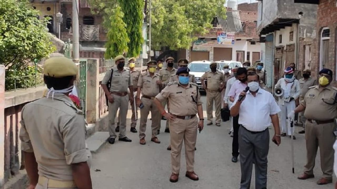 तब्लीगी जमातियों की सही सूचना देने पर मिलेगा 5100 ईनाम, DM ने कहा कोरोना फैलाने वालों पर होगा 302 का केस तब्लीगी जमातियों की सही सूचना देने पर मिलेगा 5100 ईनाम, DM ने कहा कोरोना फैलाने वालों पर होगा 302 का केस