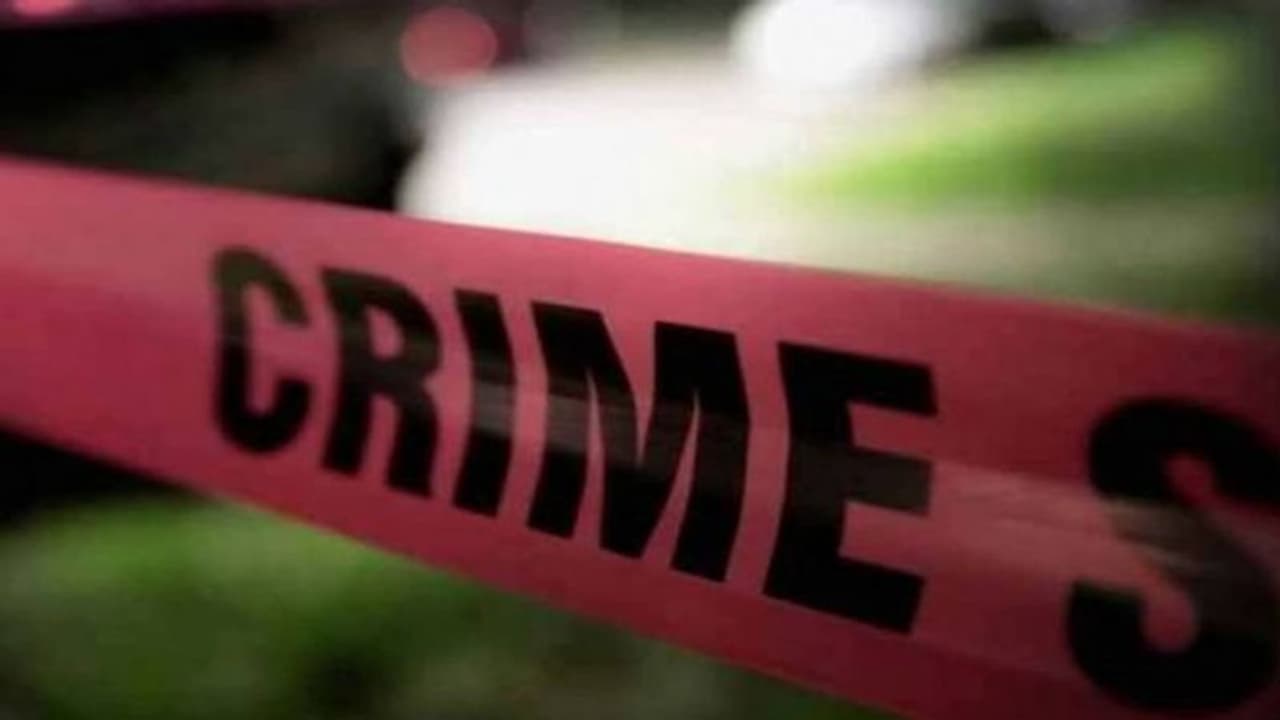 മാവൂരിൽ നാട്ടുകാർക്ക് തലവേദനയായി 'ബ്ലാക്ക് മാൻ'; പൊലീസ് അന്വേഷണം തുടങ്ങി മാവൂരിൽ നാട്ടുകാർക്ക് തലവേദനയായി 'ബ്ലാക്ക് മാൻ'; പൊലീസ് അന്വേഷണം തുടങ്ങി