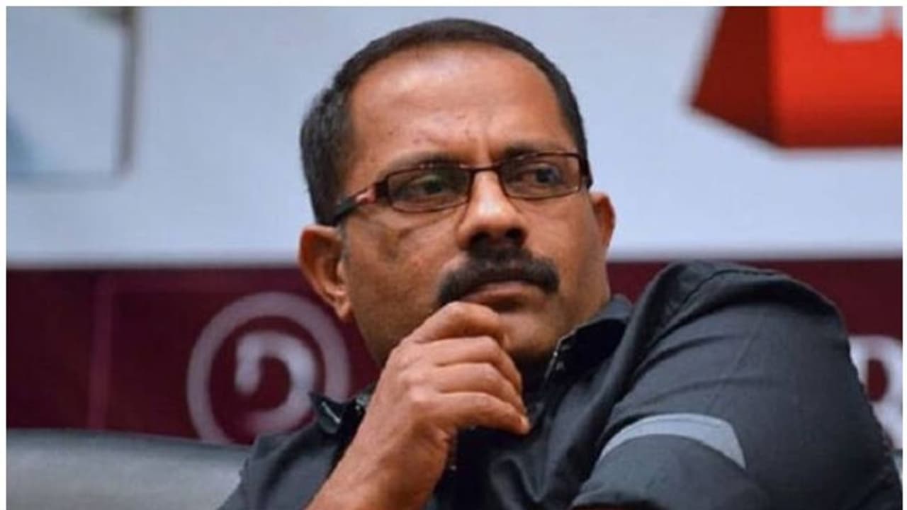 KM Shaji : പ്ലസ് ടു കോഴക്കേസ്: മുസ്ലിം ലീഗ് നേതാവ് കെഎം ഷാജിയെ ഇന്ന് വീണ്ടും ചോദ്യം ചെയ്യും KM Shaji : പ്ലസ് ടു കോഴക്കേസ്: മുസ്ലിം ലീഗ് നേതാവ് കെഎം ഷാജിയെ ഇന്ന് വീണ്ടും ചോദ്യം ചെയ്യും