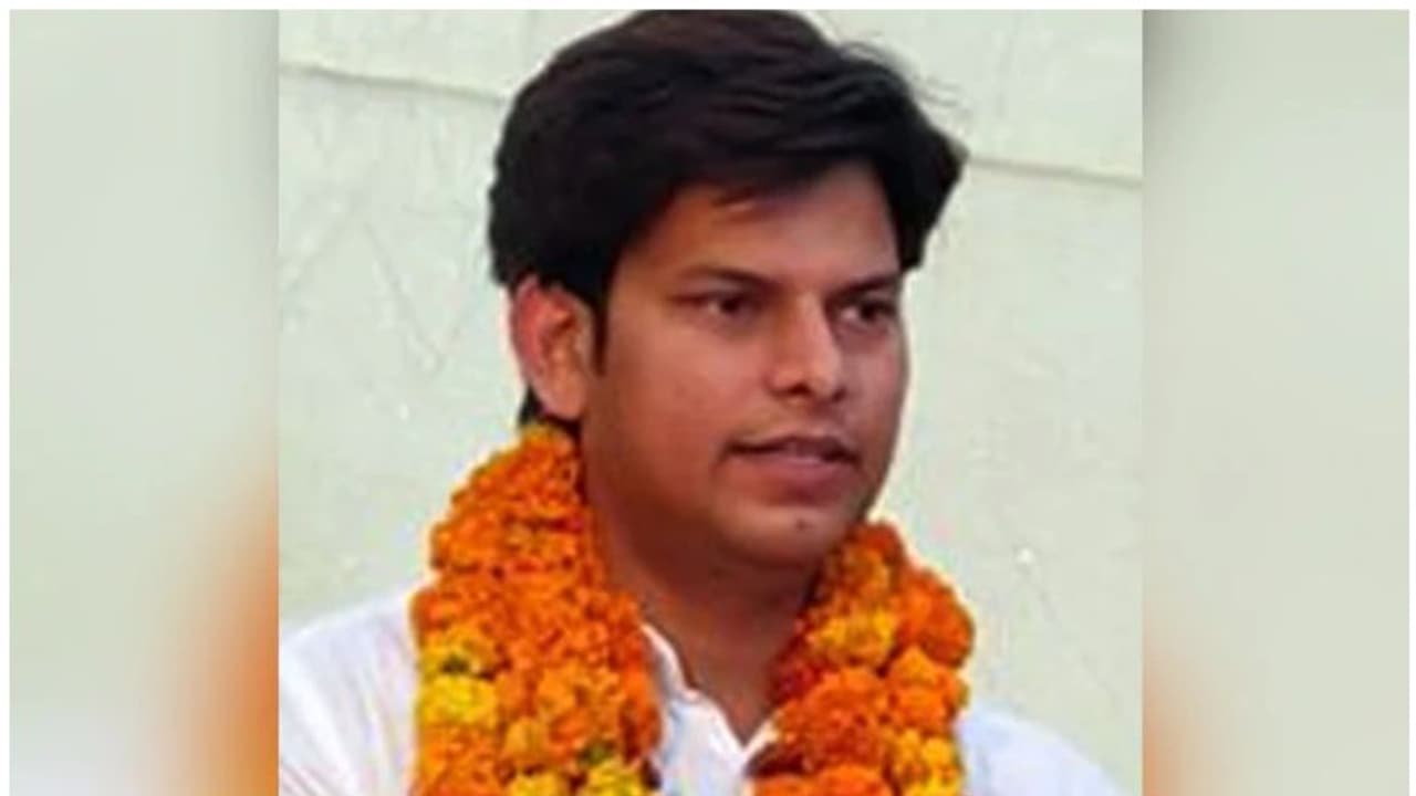 ഡോക്ടറുടെ ആത്മഹത്യ: ആപ് എംഎല്എ അറസ്റ്റില് ഡോക്ടറുടെ ആത്മഹത്യ: ആപ് എംഎല്എ അറസ്റ്റില്