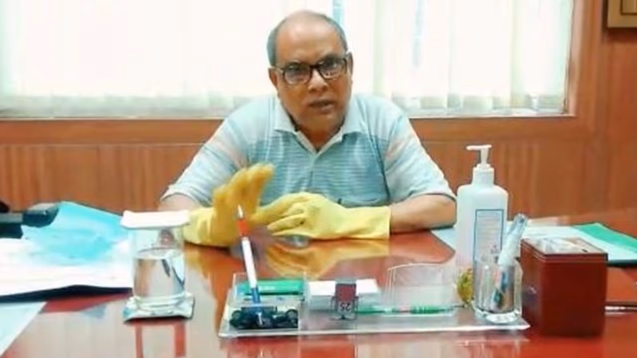 শিলিগুড়ি পুরনিগমের প্রশাসক পদে অশোক ভট্টাচার্য,কিছু জানি না বললেন মেয়র শিলিগুড়ি পুরনিগমের প্রশাসক পদে অশোক ভট্টাচার্য,কিছু জানি না বললেন মেয়র