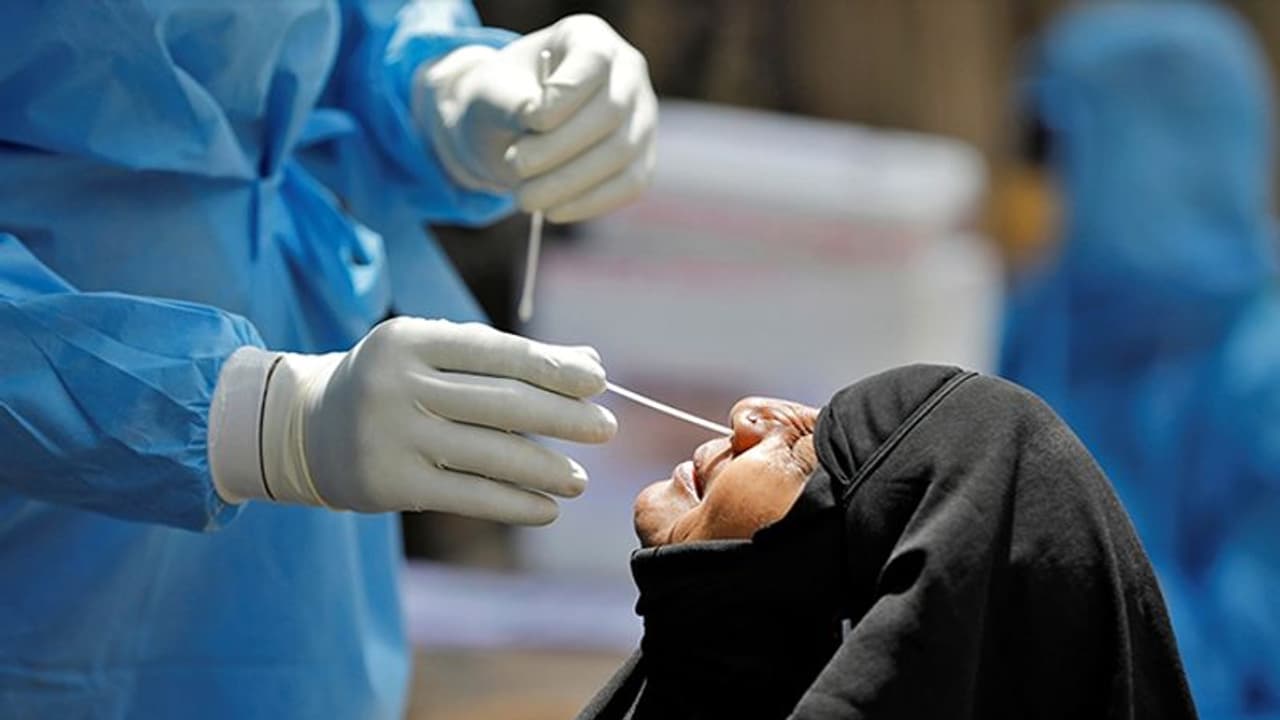 ഒമാനില് കൊവിഡ് പടരുന്നു; രോഗബാധിതരില് 77 ശതമാനവും മസ്കറ്റില് നിന്നുള്ളവര് ഒമാനില് കൊവിഡ് പടരുന്നു; രോഗബാധിതരില് 77 ശതമാനവും മസ്കറ്റില് നിന്നുള്ളവര്