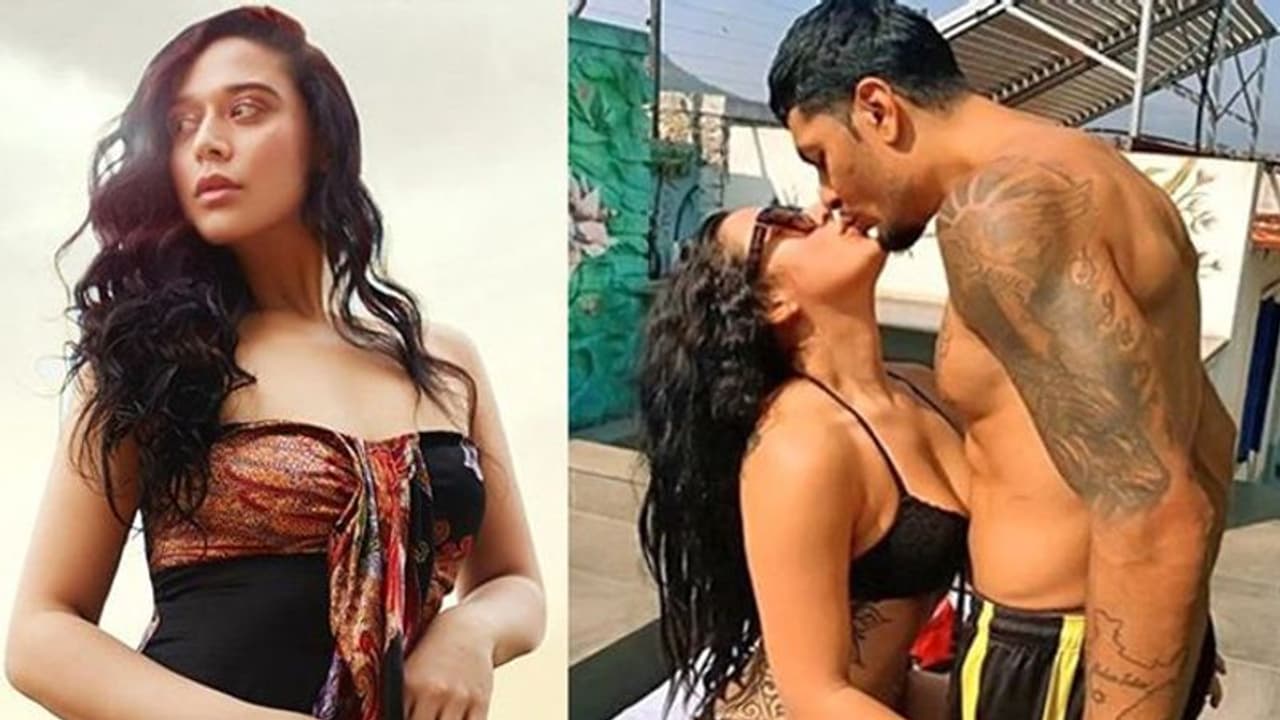 காதலனுடன் நெருக்கமாக இருந்த போட்டோஸை வெளியிட்ட பிரபல நடிகரின் மகள்... லாக்டவுனால் வெளியான ரகசியம்...! காதலனுடன் நெருக்கமாக இருந்த போட்டோஸை வெளியிட்ட பிரபல நடிகரின் மகள்... லாக்டவுனால் வெளியான ரகசியம்...!