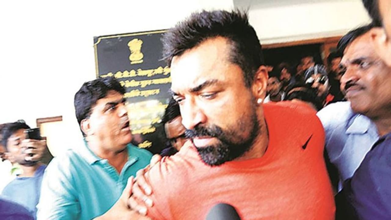 "প্রতিটি দুর্ঘটনার পিছনে মুসলিম দায়ী", হিংসা ছড়ানোর দায়ে গ্রেফতার এজাজ খান